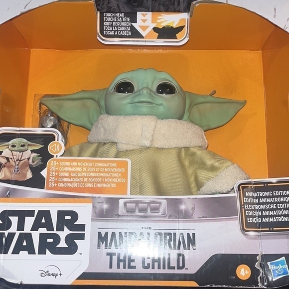 Mandalorian the child animatronic character with carry bag new in box - Picture 1 of 5